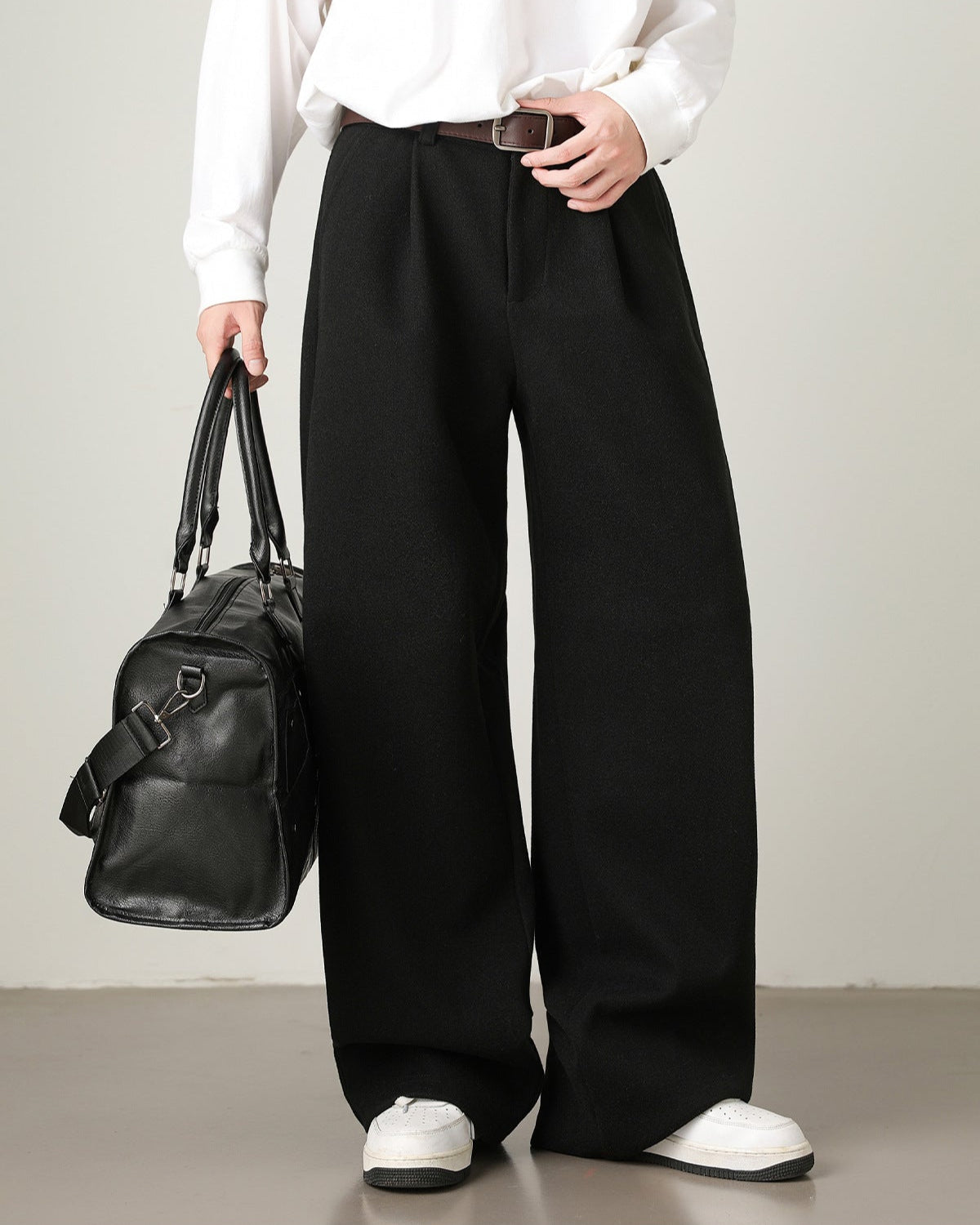 Pantalon à jambes larges en laine