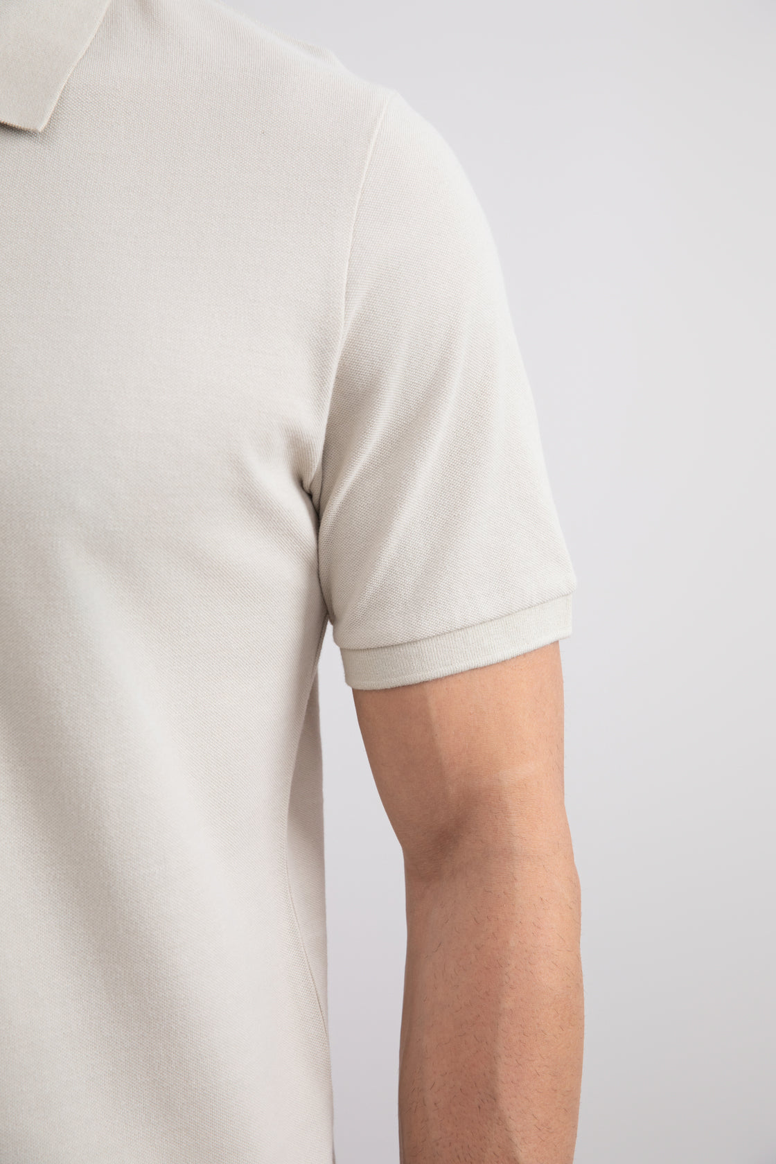 Kemeja Polo Katun-Piqué Warna Krem