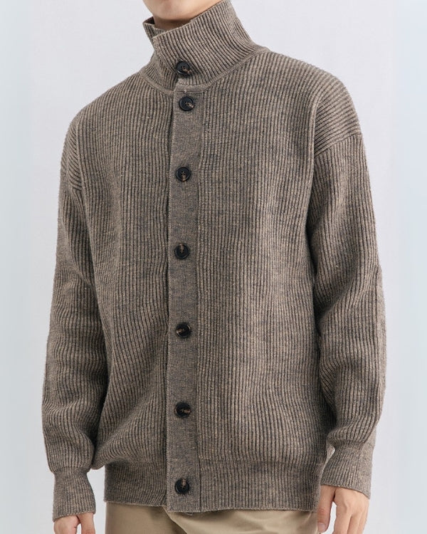 Cardigan a coste con collo alto e bottoni