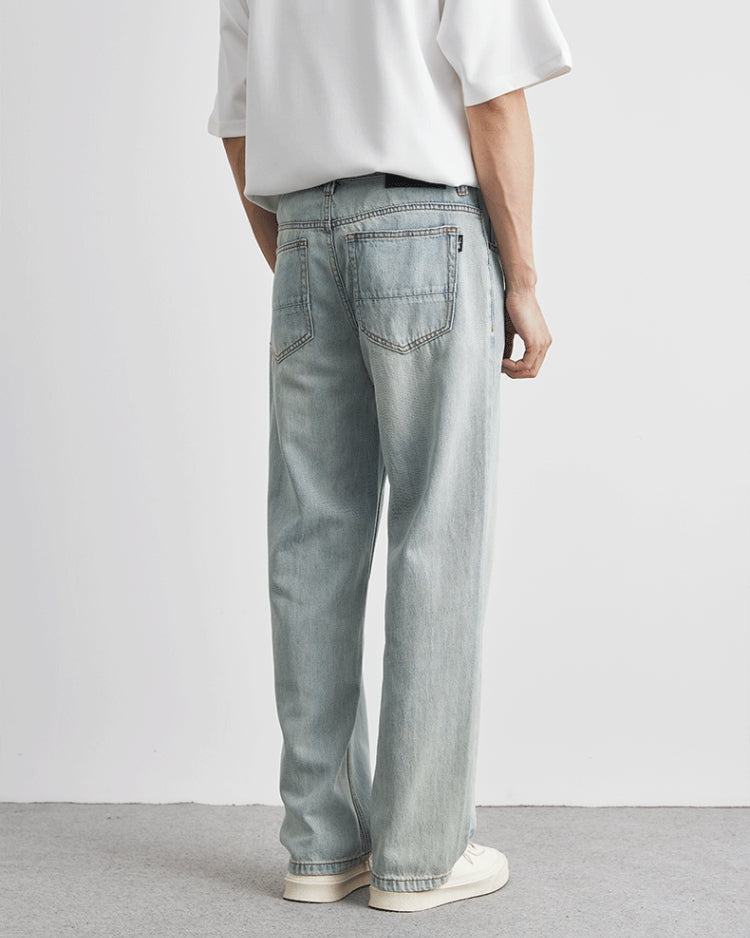 Jeans rilassati con lavaggio a nuvola