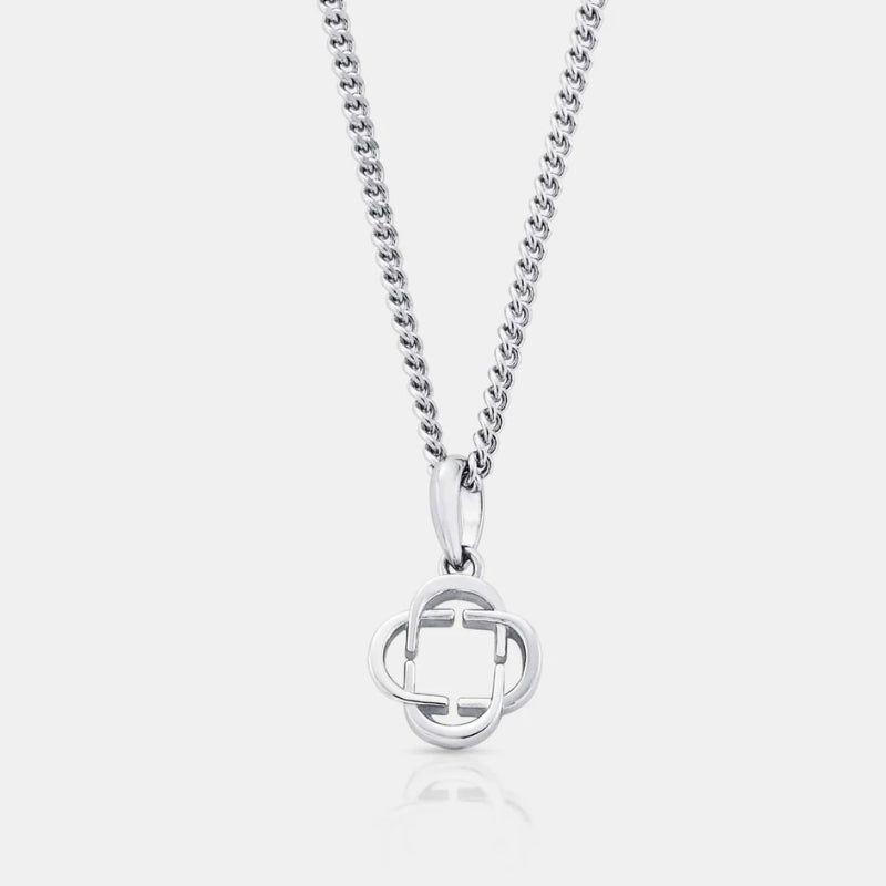 Collana con ciondolo a forma di trifoglio