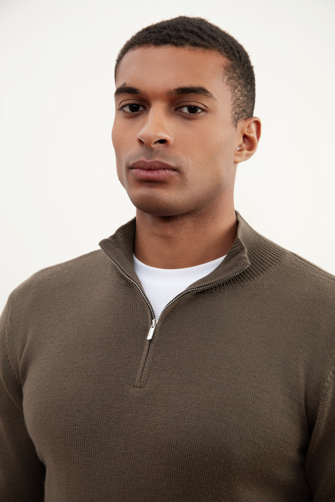 Maglione a mezza zip in lana merino color taupe