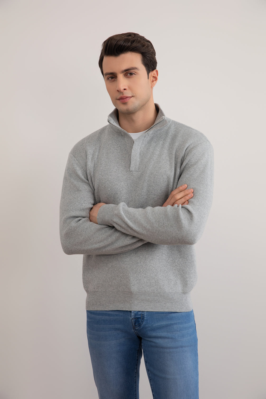 Maglione grigio mélange con mezza cerniera e collo a lupetto