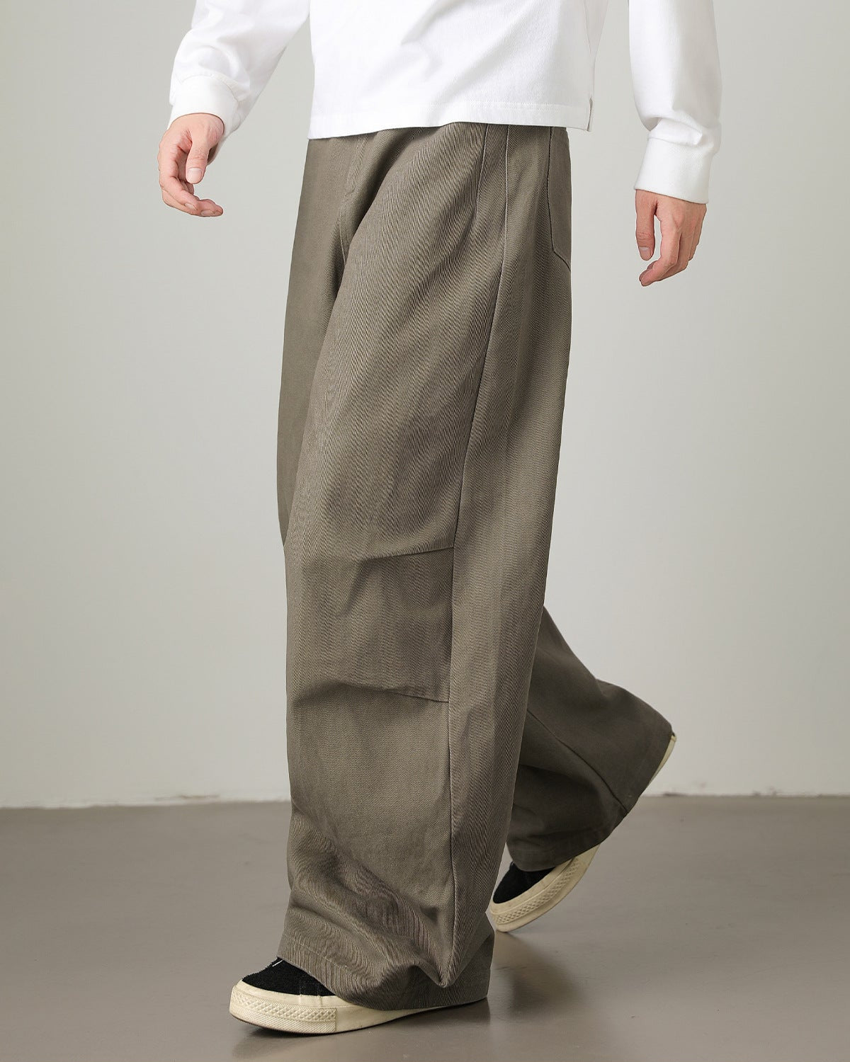 Pantaloni utility a gamba larga