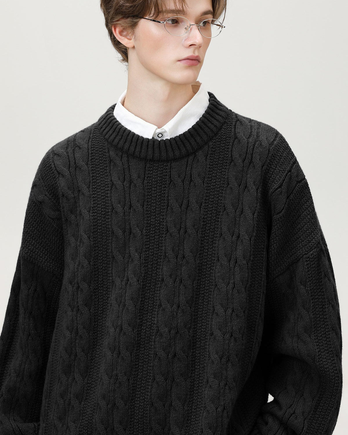 Maglione a maglia a cavi