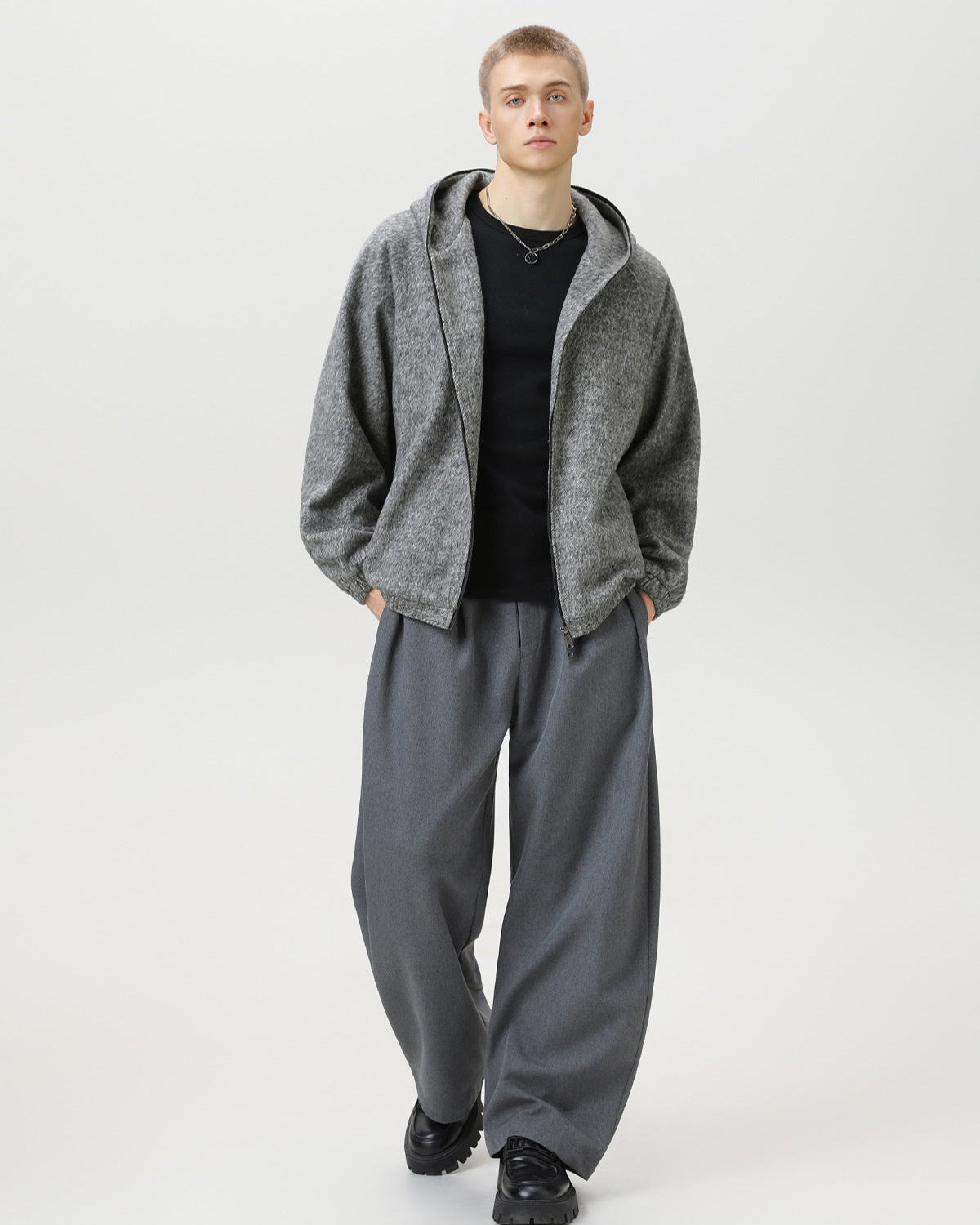 Giacca con zip e cappuccio in misto lana