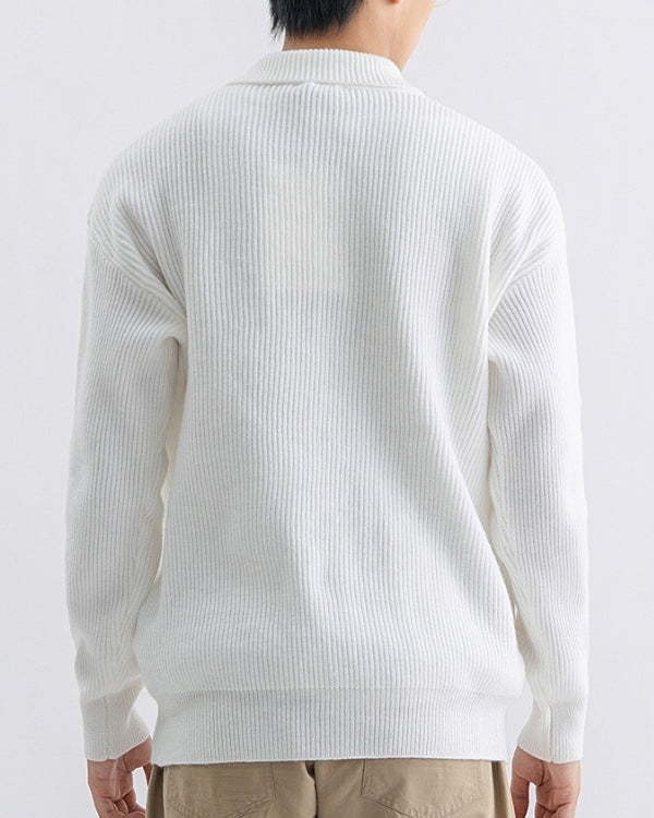 Ribbet cardigan med høy hals og knapper