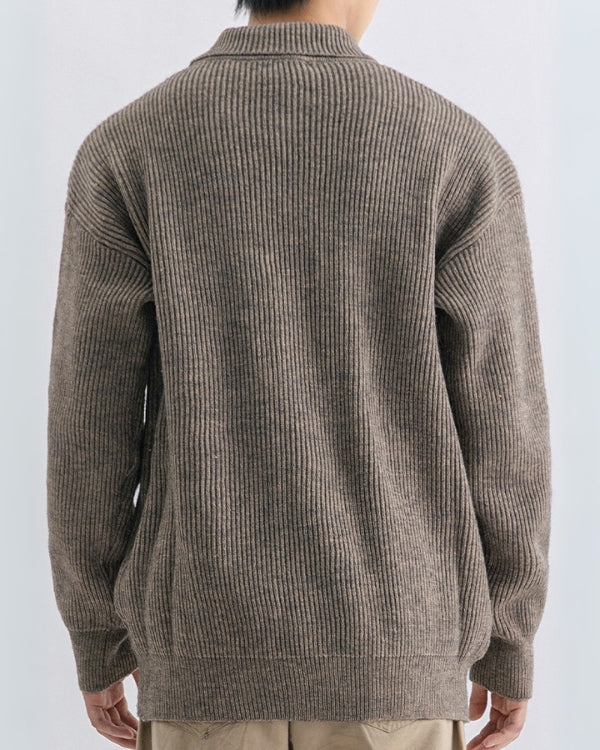 Ribbet cardigan med høy hals og knapper