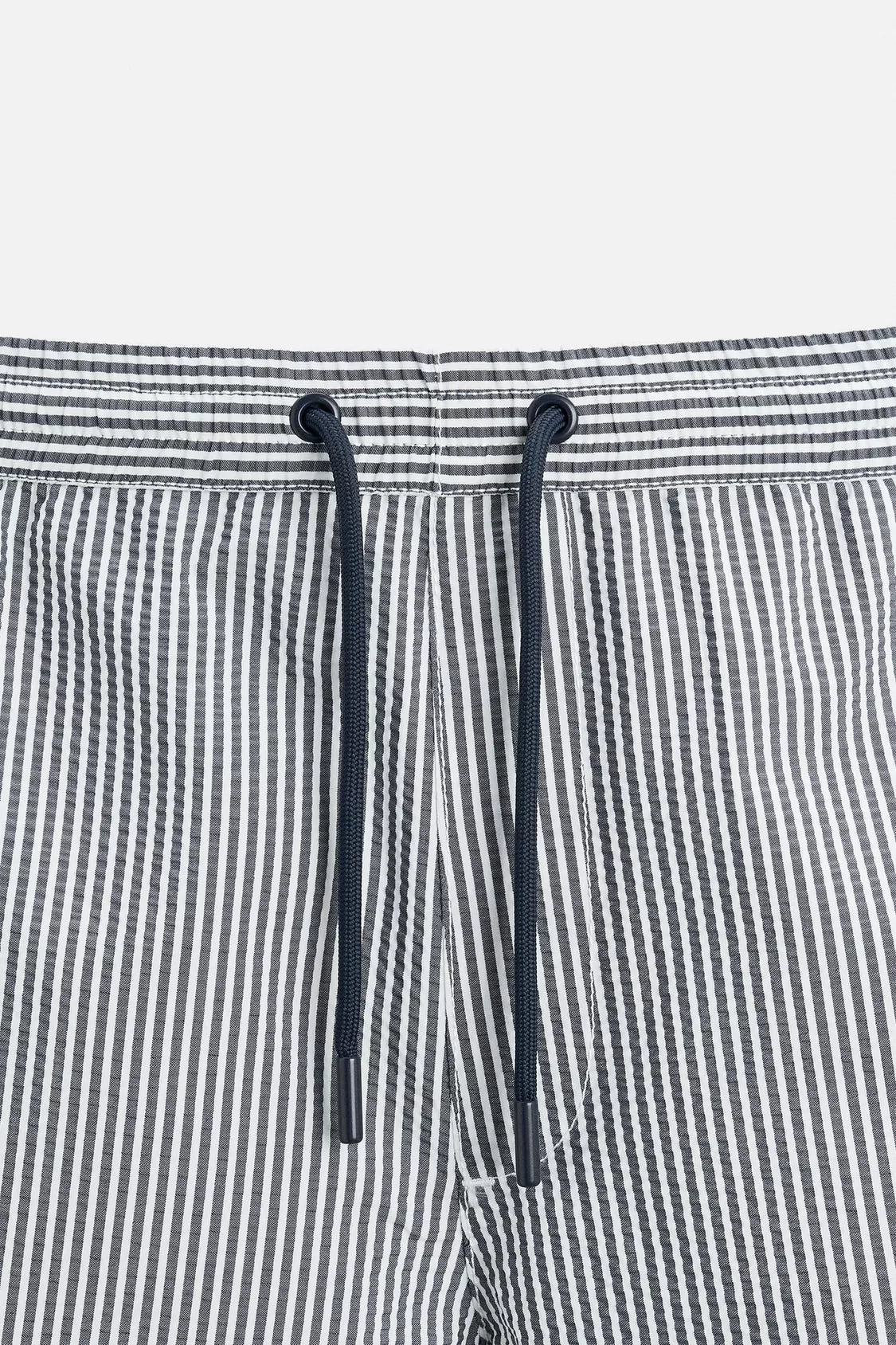 SEERSUCKER MID-LENGTH SWIMMING TRUNKS - Grå