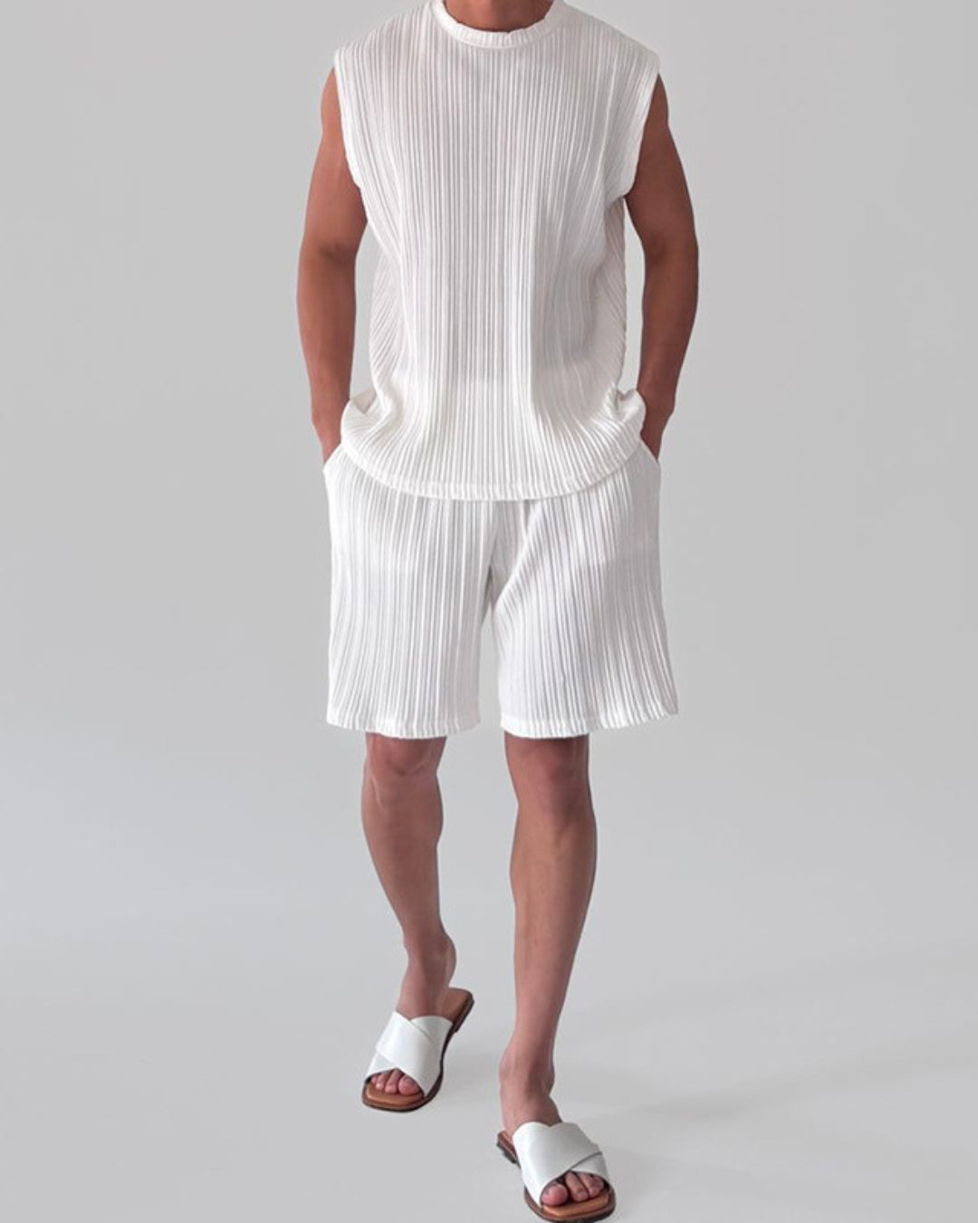 Ivoor mouwloos geplooid setje