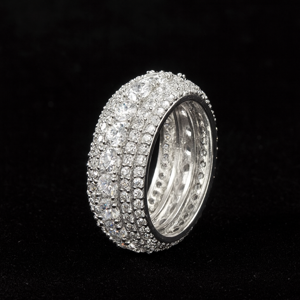 DIAMANTEN RING IN LAGEN