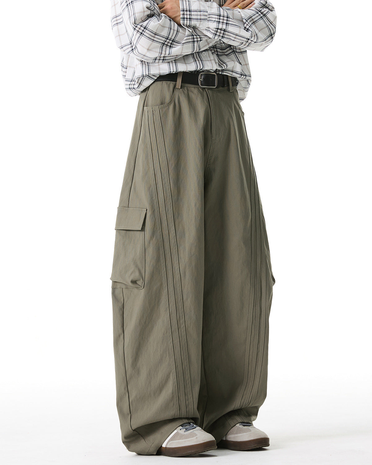 Calça Cargo com painel de contorno