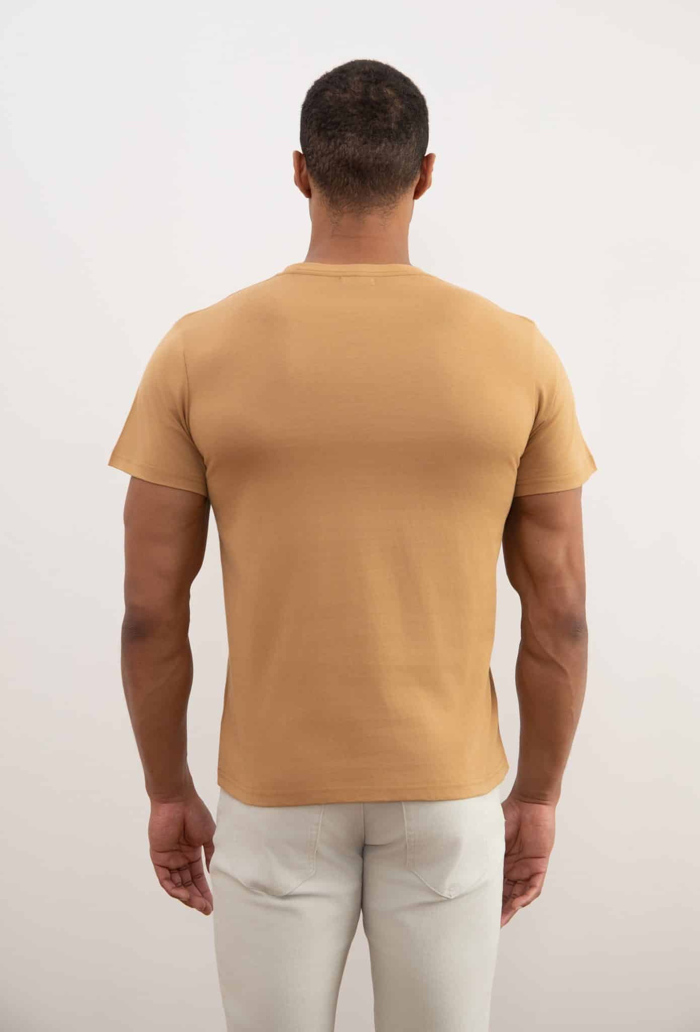 Camiseta Sand Brown Slim Fit com gola alta