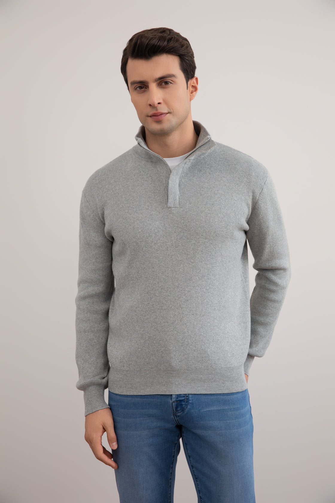 Suéter cinza Half-Zip com gola falsa