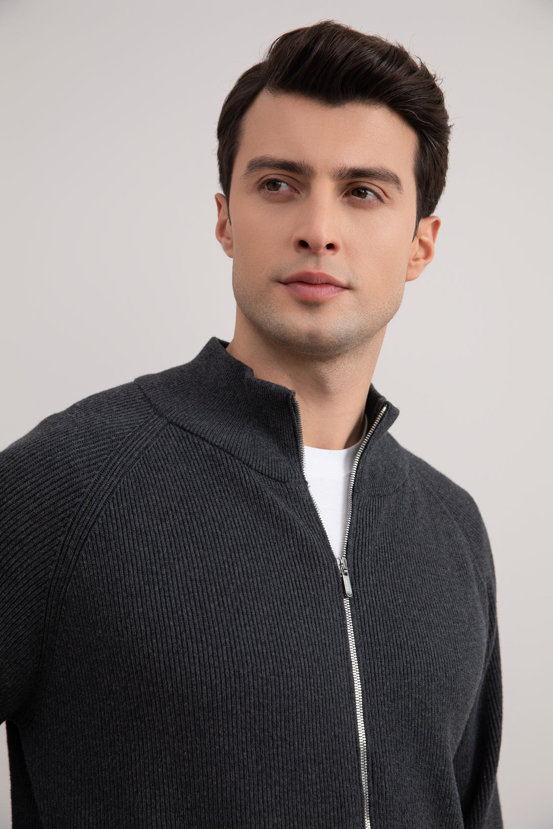 Cardigã com zíper completo em malha inglesa cinza escuro