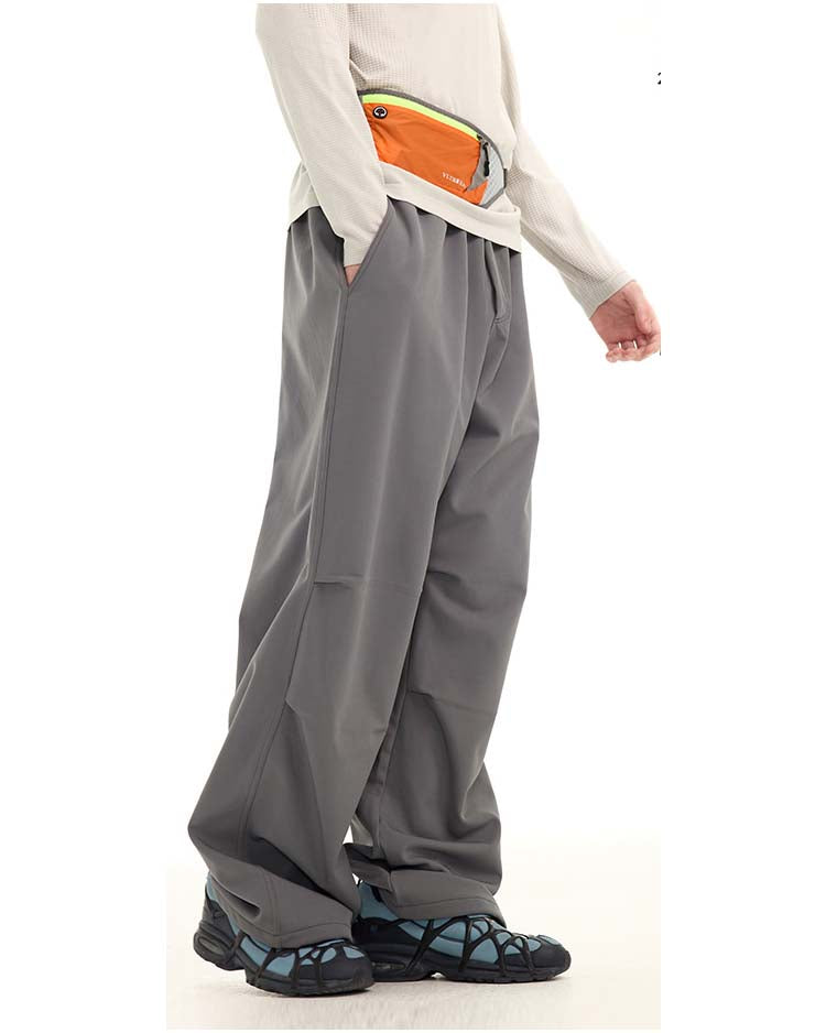 A calça TerraGuard Fleece Cargo