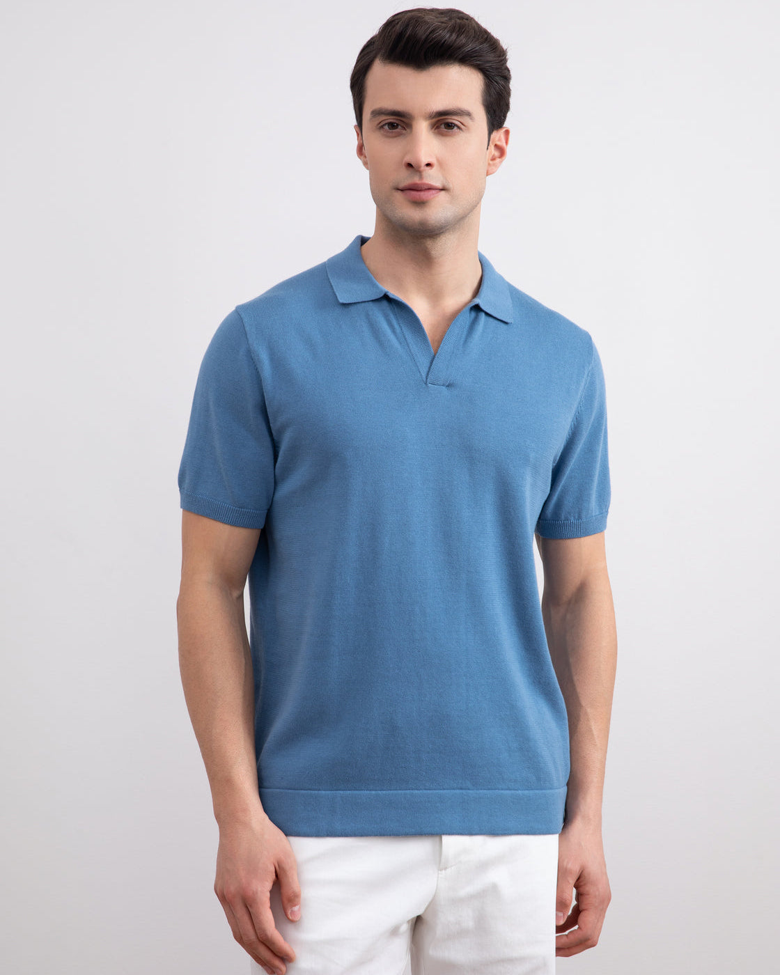 T-shirt polo aberta azul poeirenta