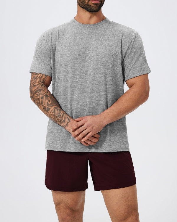 T-shirt de desempenho essencial 0.1