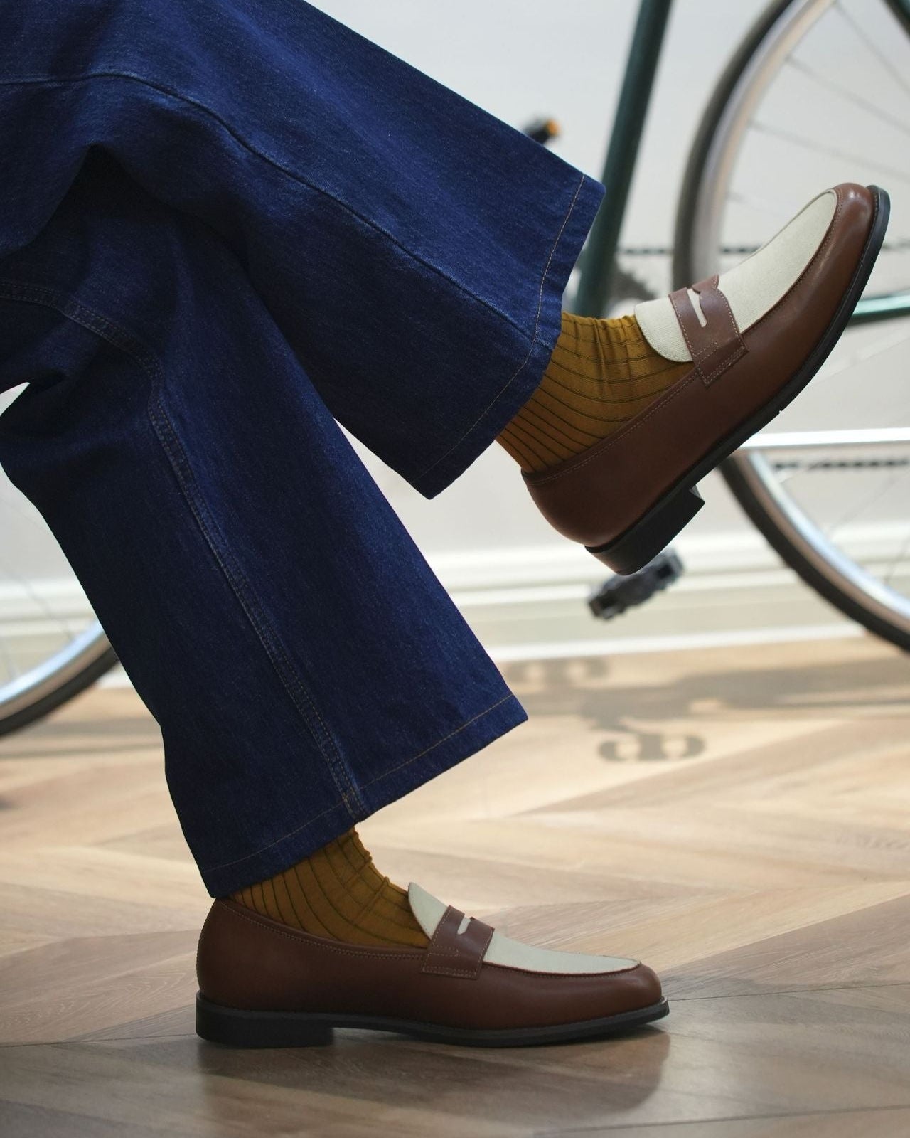 Mocassins de dois tons em couro genuíno