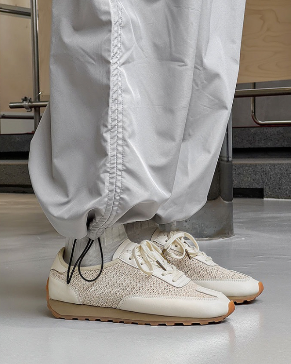 Монохромный тканый бегун