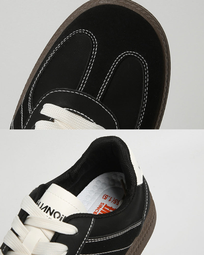 Sneakers med klassisk tennisbana