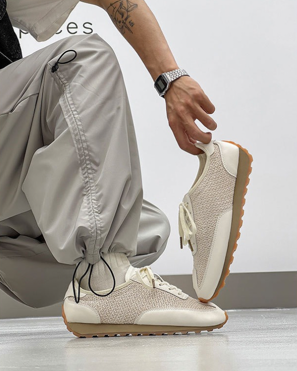 Monokrom vävd löpare