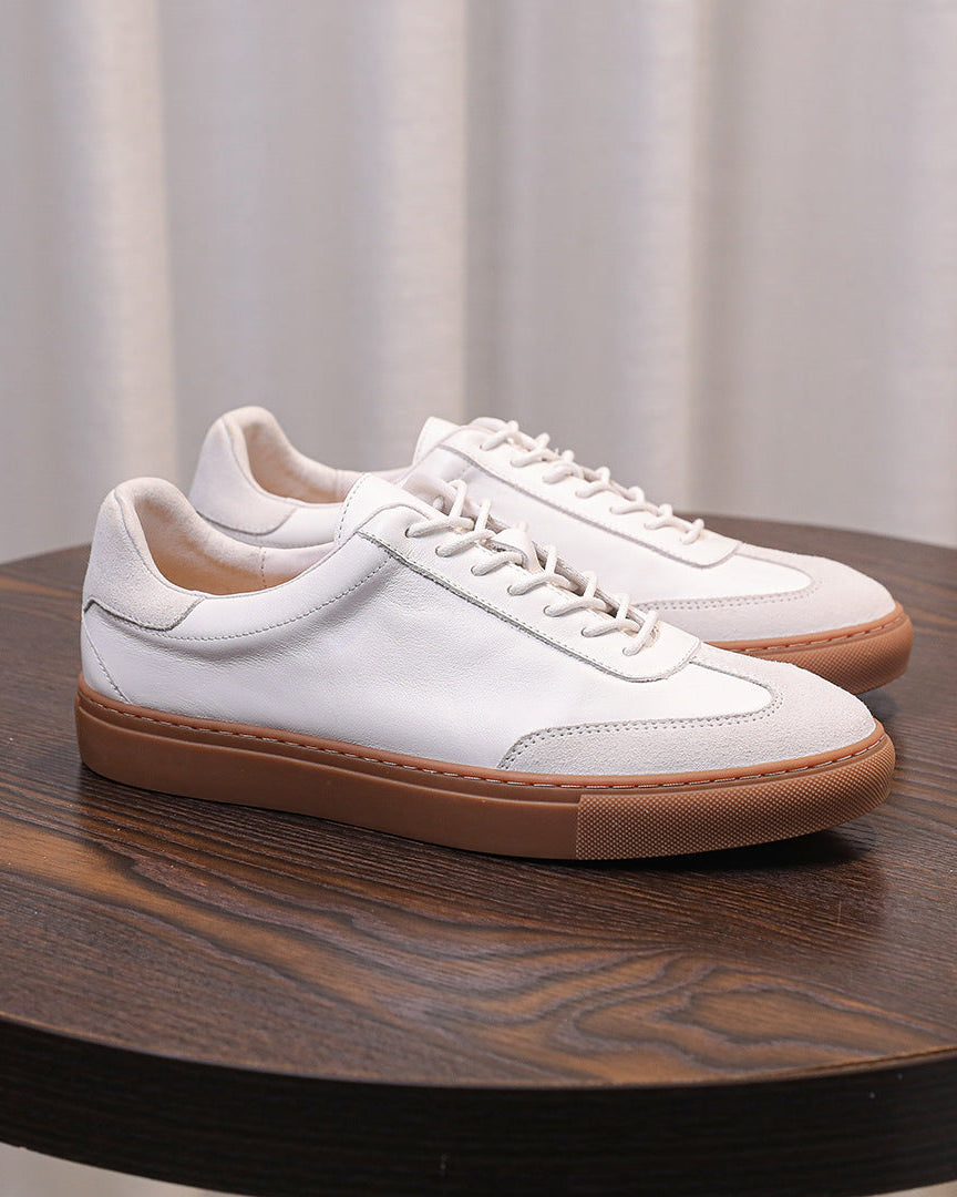 Låga sneakers i läder och mocka med gummisula