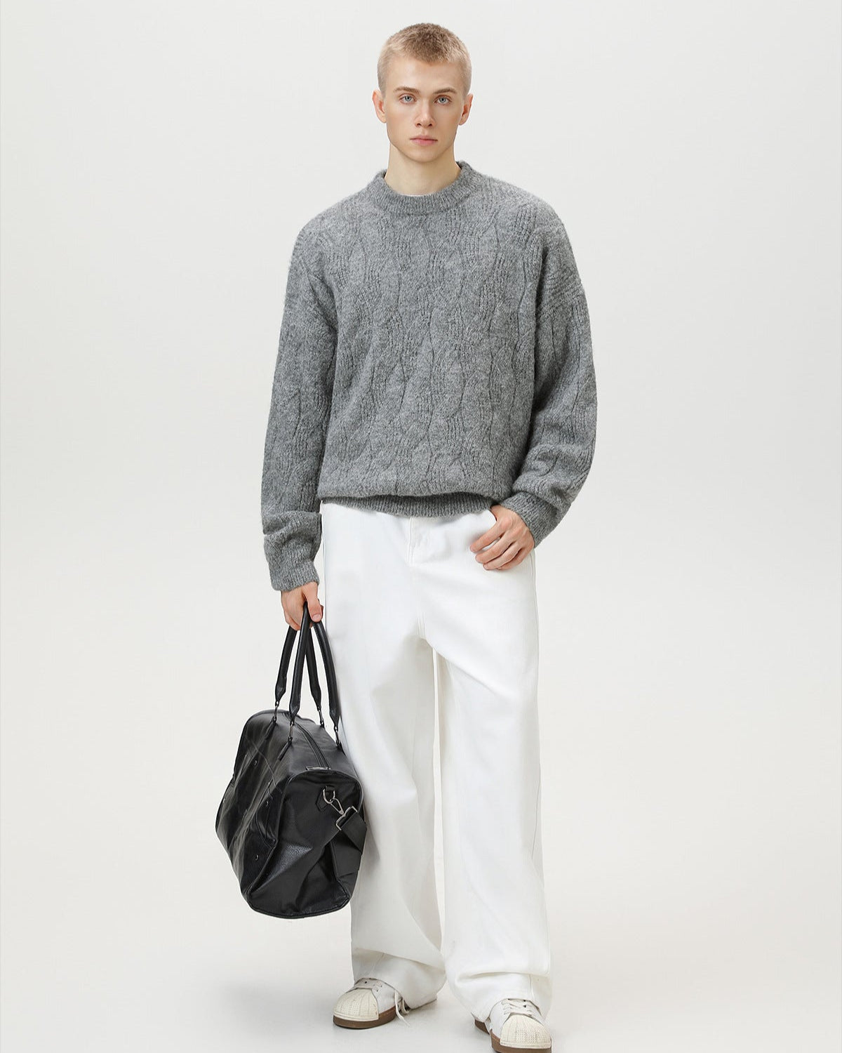 Oversized kabelknuten crewneck-tröja i ullblandning