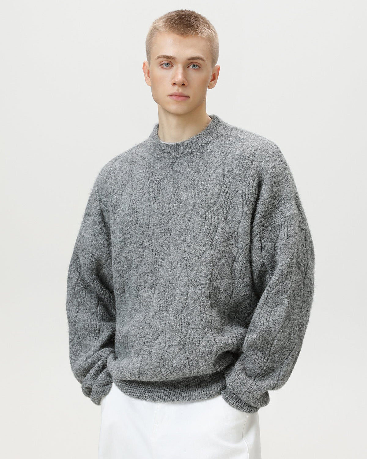 Oversized kabelknuten crewneck-tröja i ullblandning