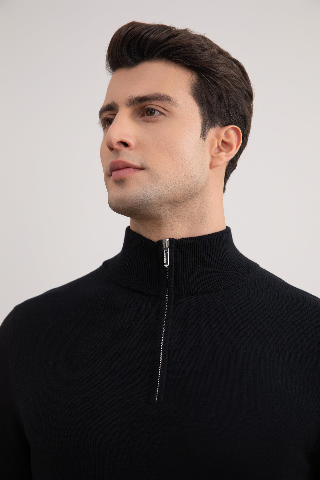 سترة سوداء Half-Zip أسود
