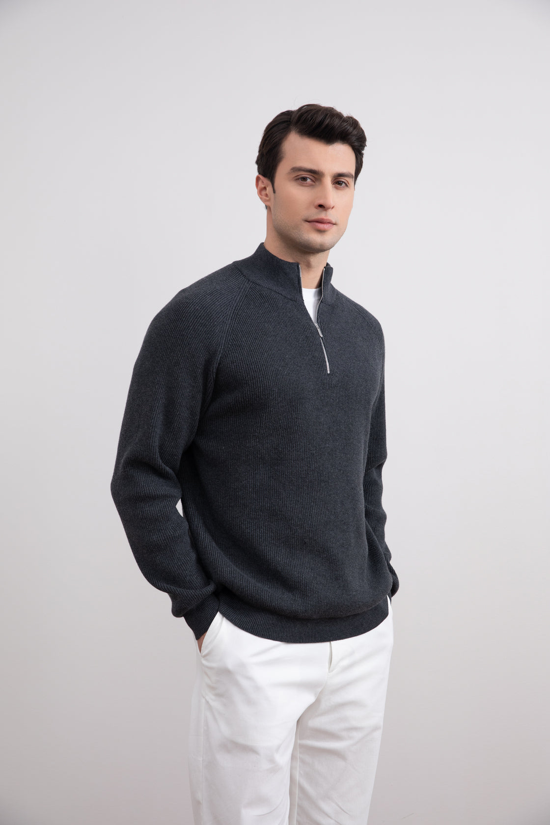 كنزة بياقة half-zip مضلعة إنجليزية بياقة half-zip فحمي