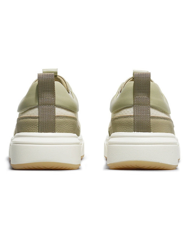 Der olivgrüne AeroWeave Evolution Sneaker ohne Schnürsenkel