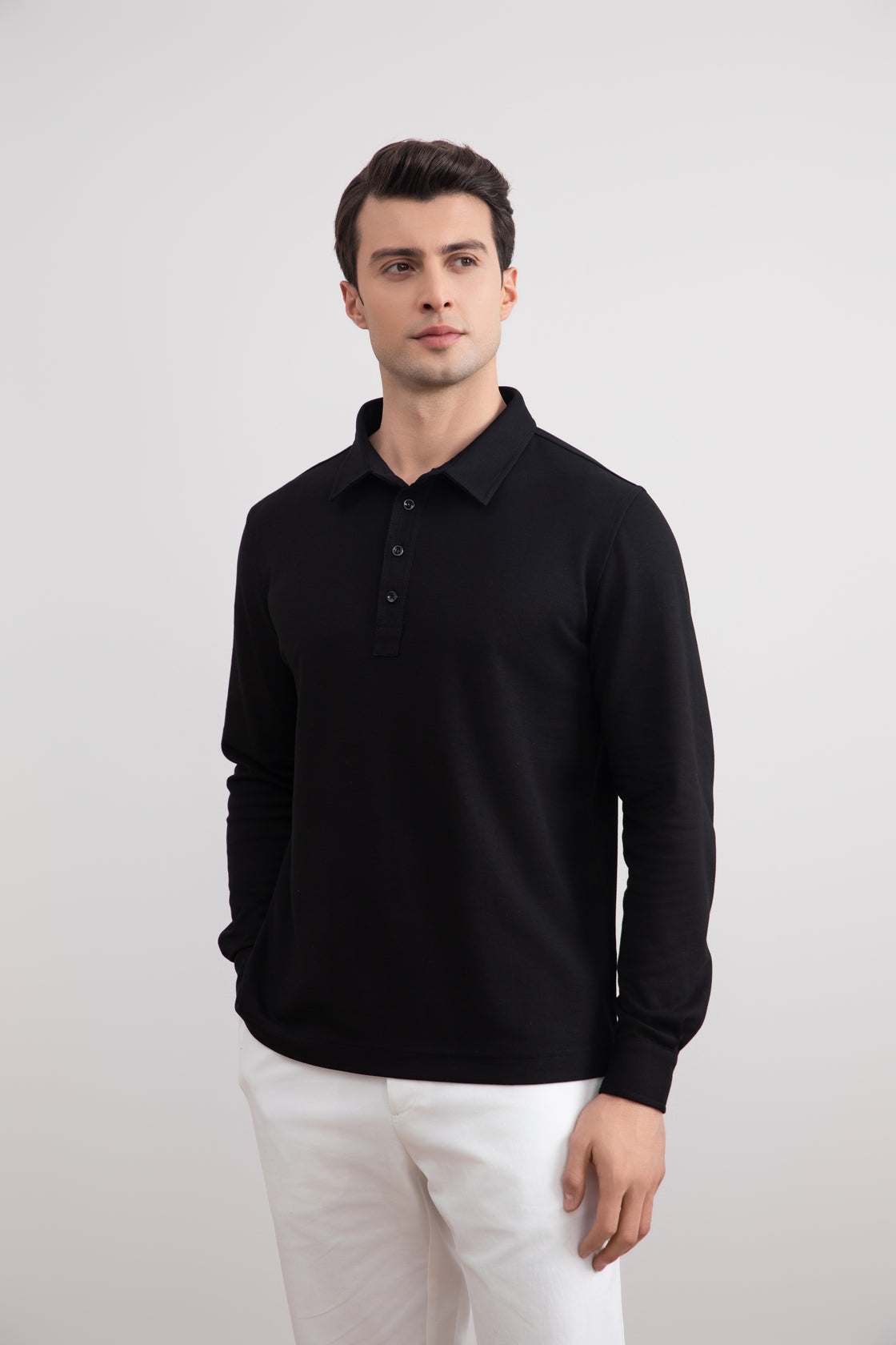 Polo de punto negro