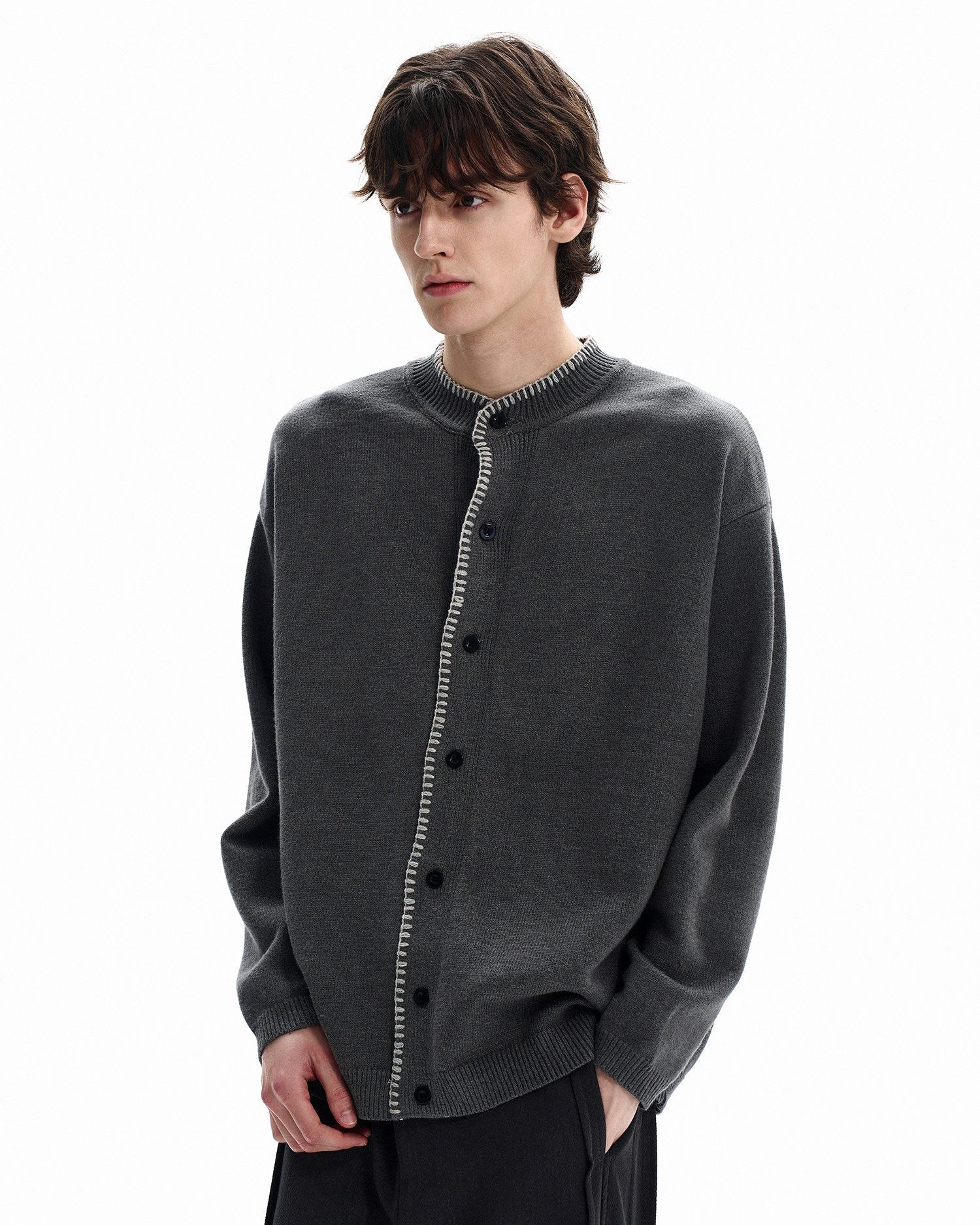 Soft and Relaxed Contrast Trim Knit Cardigan