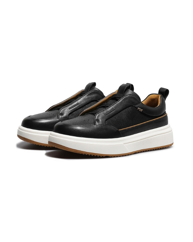 Der schwarze AeroWeave Evolution Laceless Sneaker