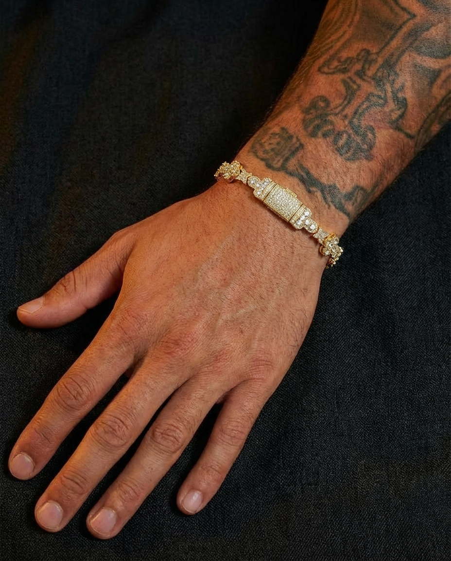 Iced Clover Link Bracelet – Gold Edition