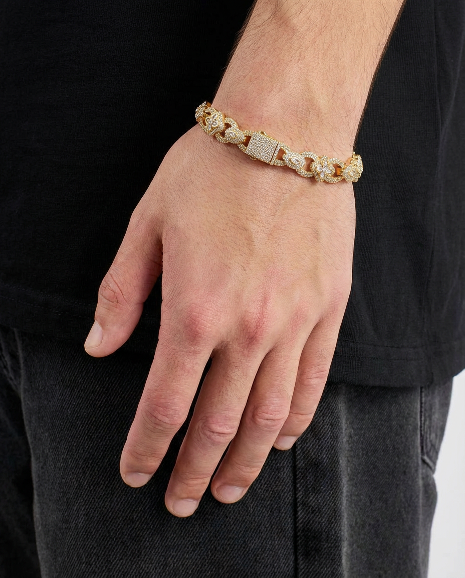 Grand Iced Clover Link Bracelet