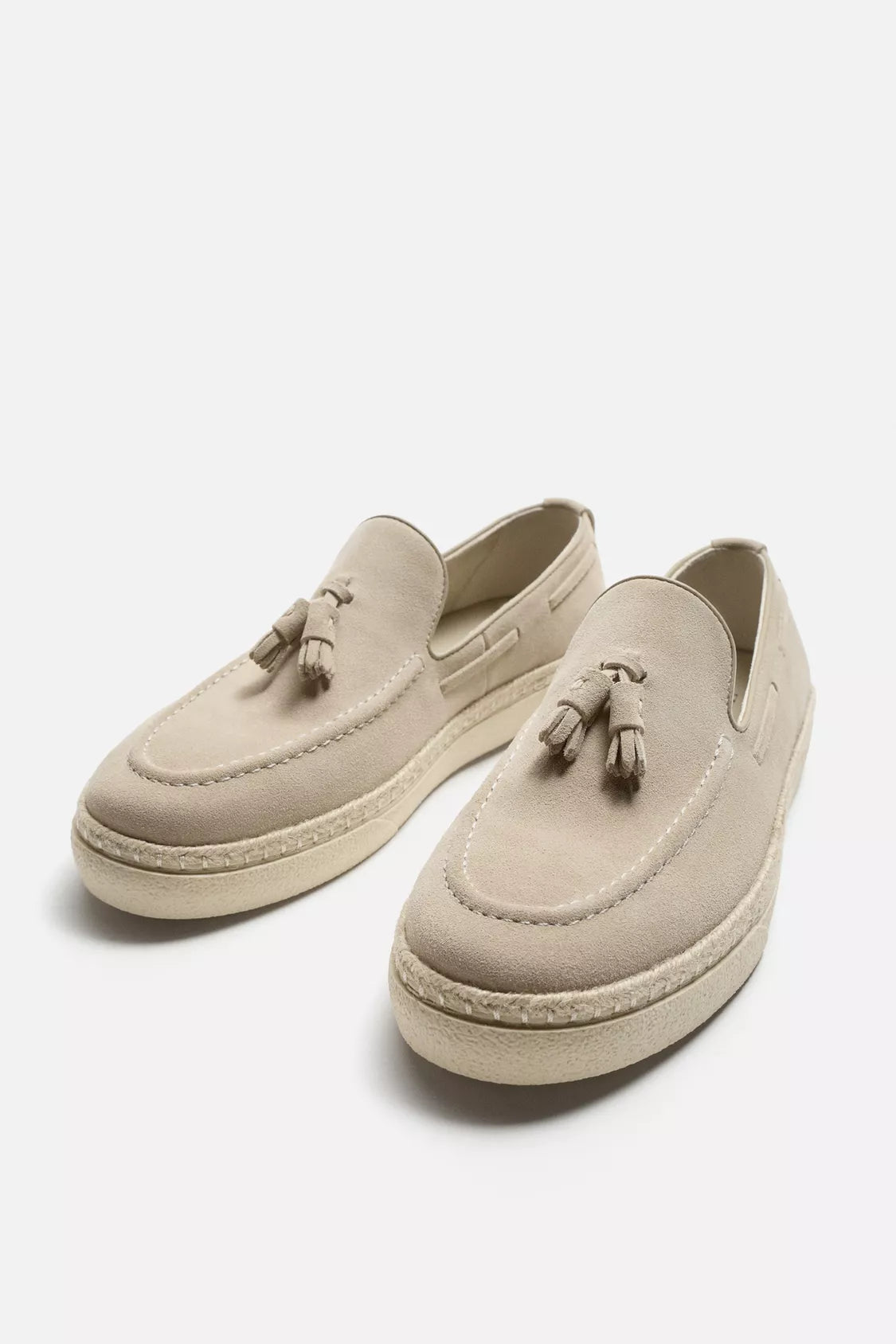 MOCASSINS DÉCONTRACTÉS EN CUIR AVEC GLANDS