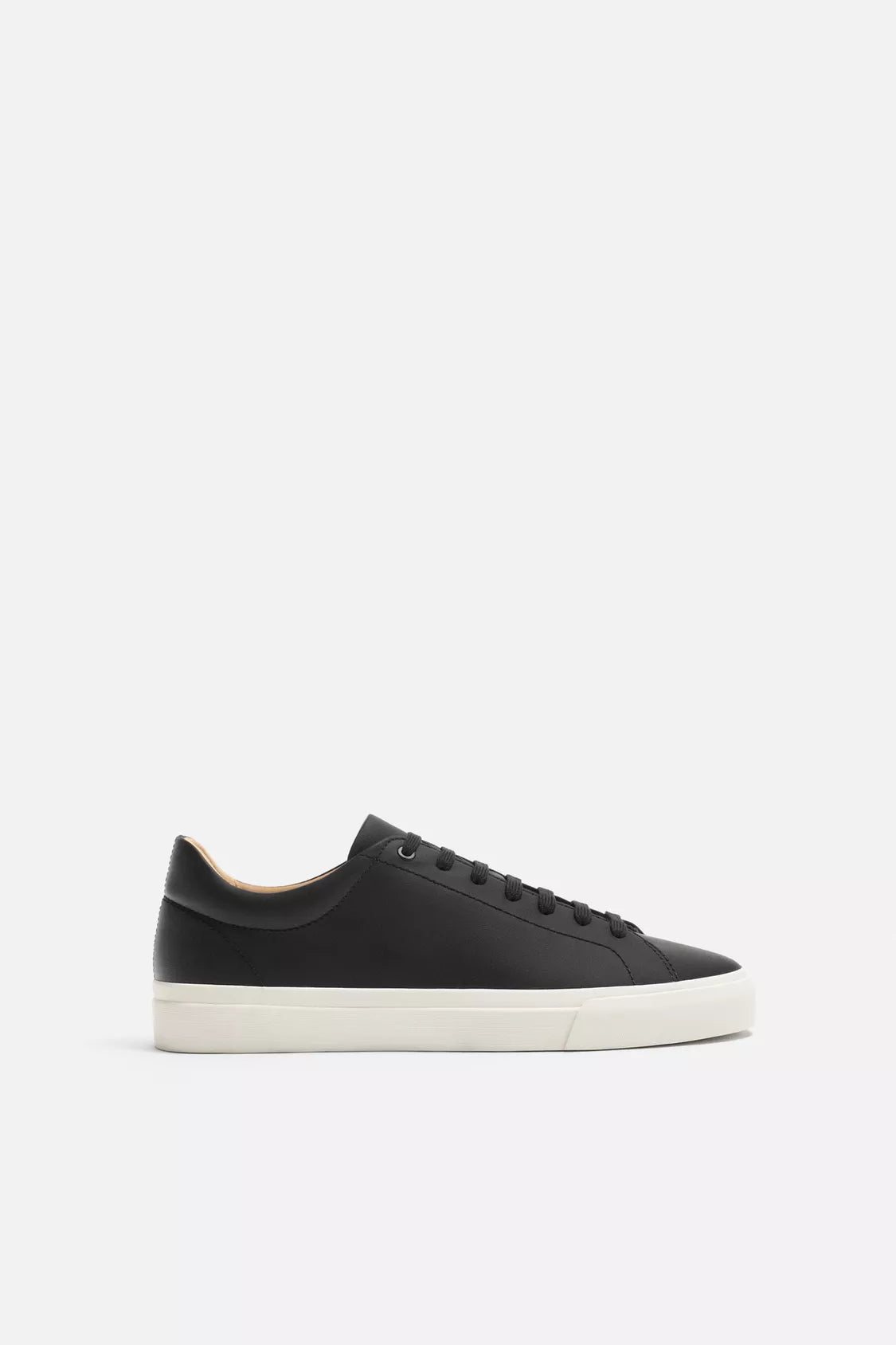 BASKETS DE BASE NOIRES