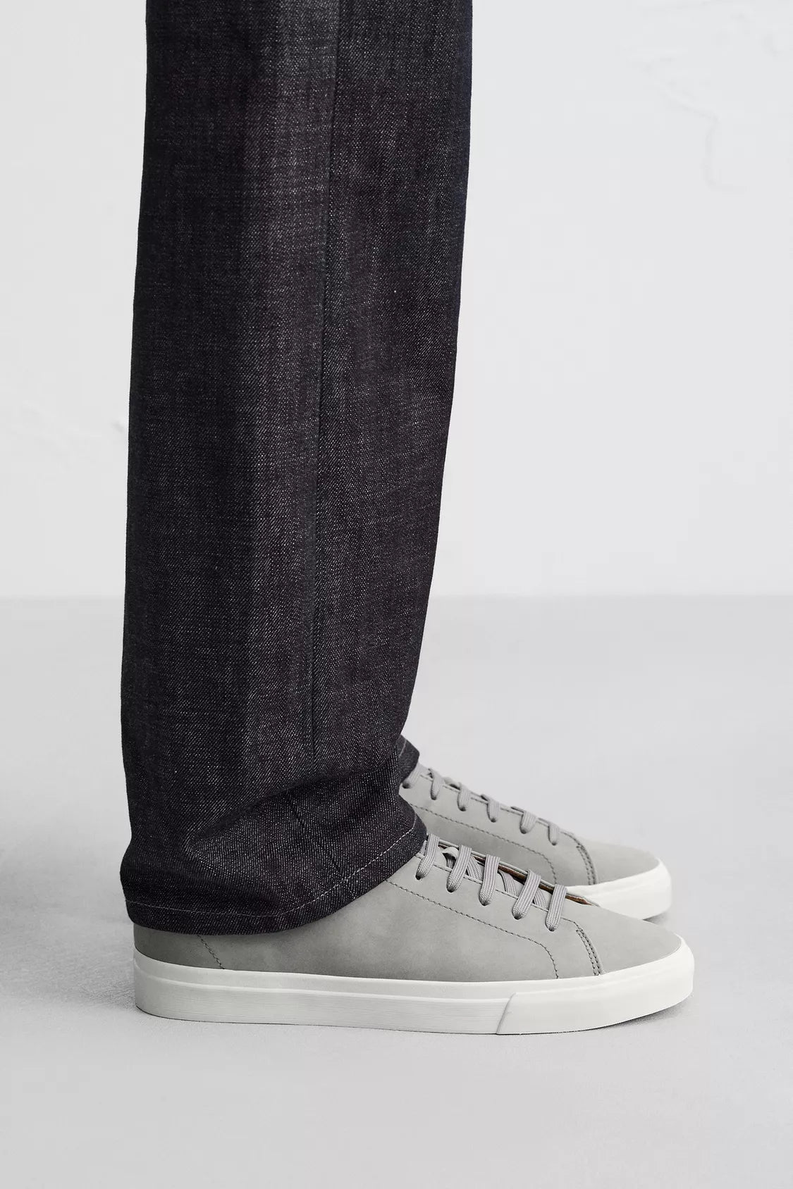 BASKETS DE BASE GRIS CLAIR