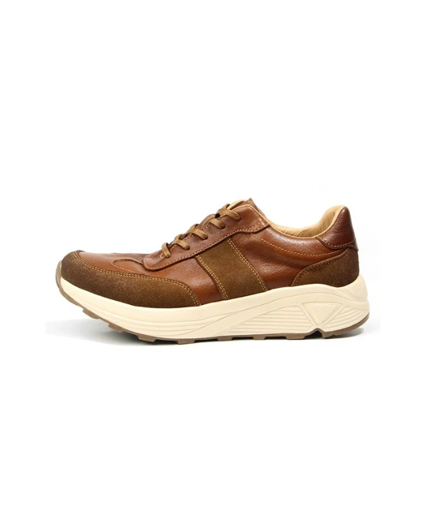 Kastanienbraune Trail-Ledersneakers