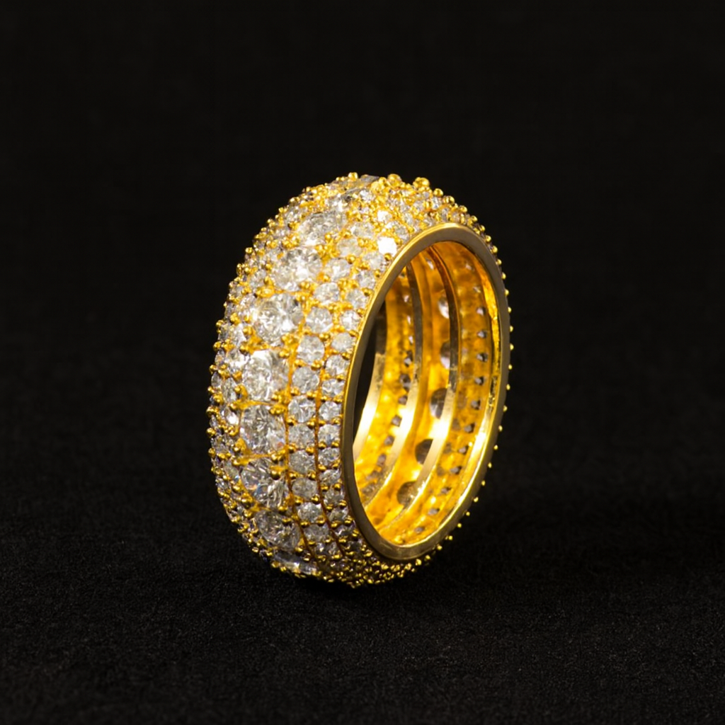 GESCHICHTETER DIAMANTRING