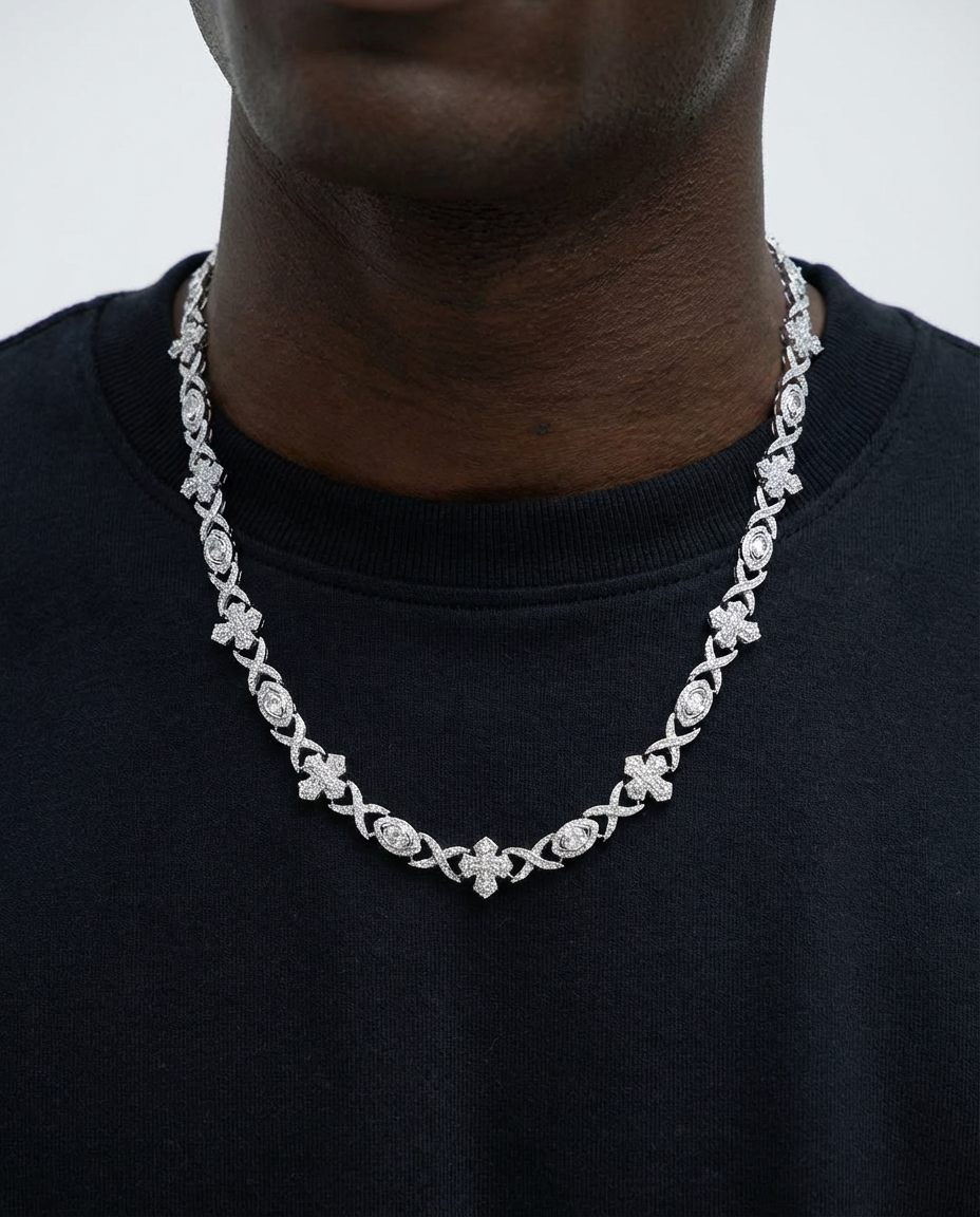 Icon Pavé Clover Link Necklace