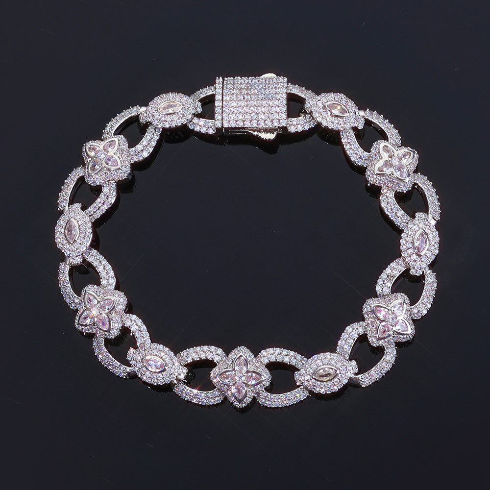 Grand Iced Clover Link Bracelet