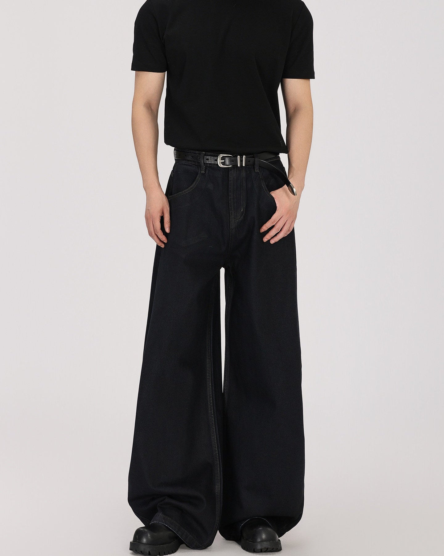 Black Denim Wide-Leg Jeans