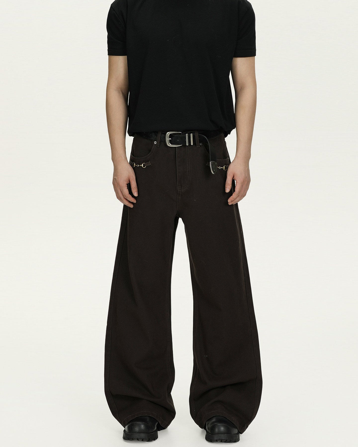 Relaxed Wide Cut Cotton Jeans