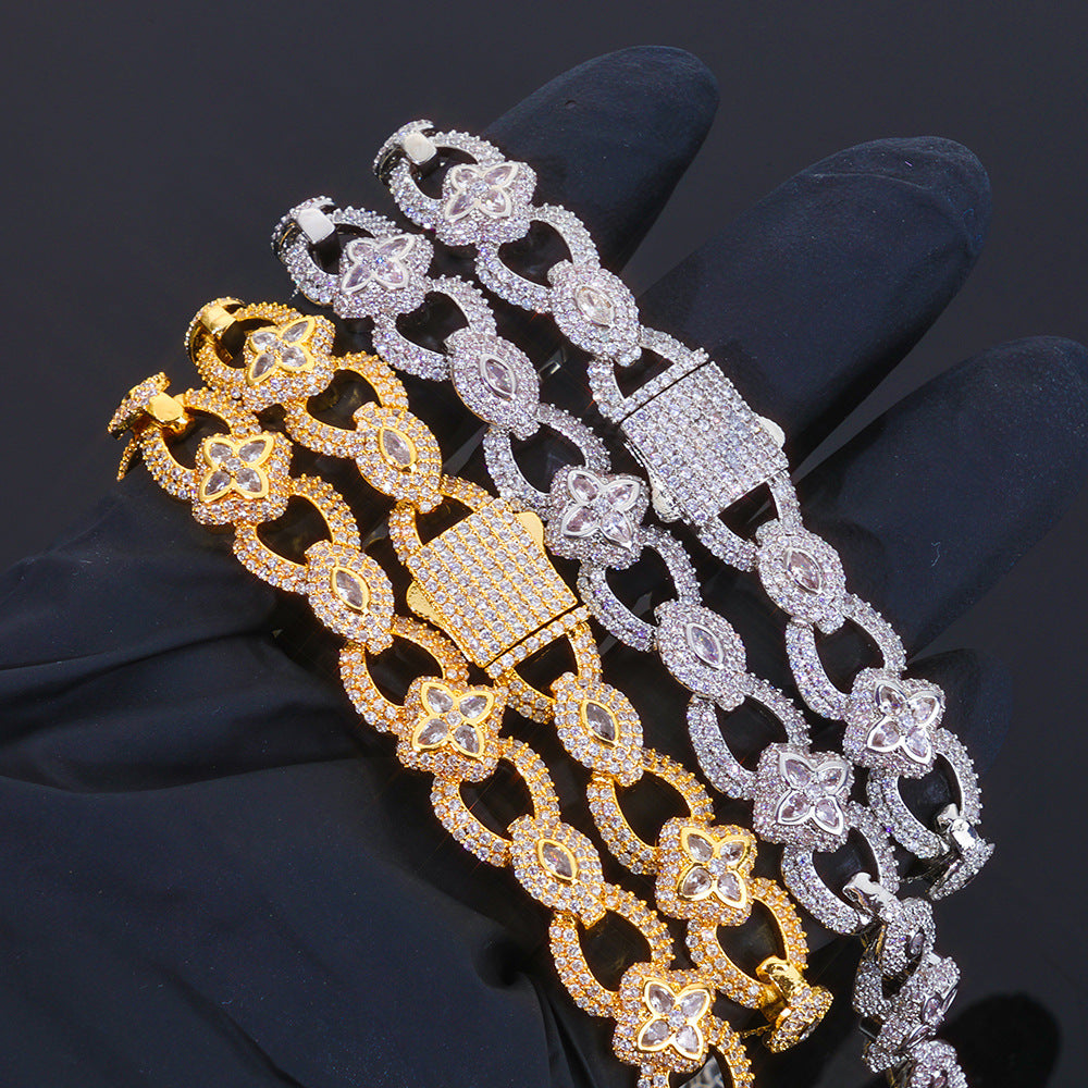 Grand Iced Clover Link Bracelet