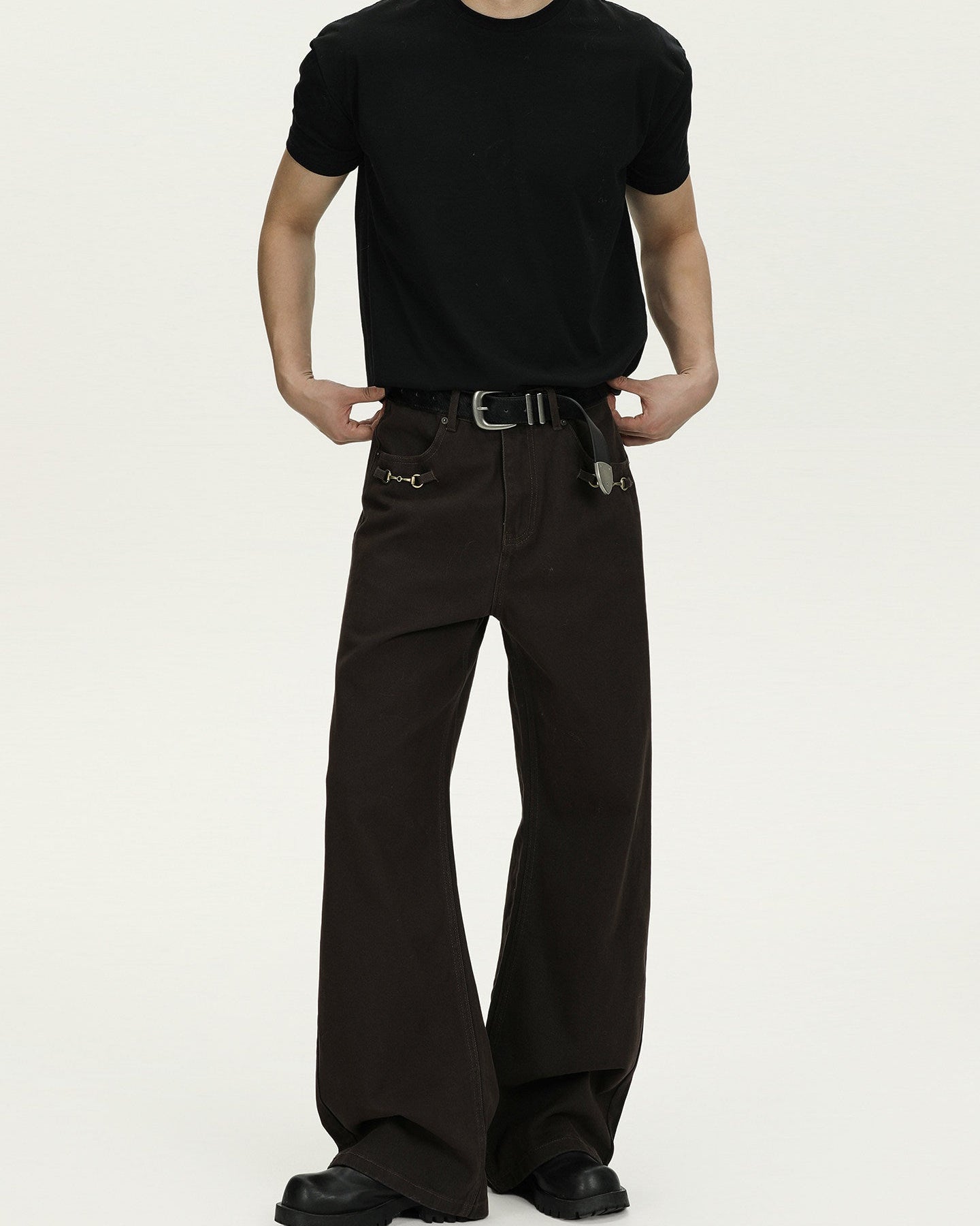 Relaxed Wide Cut Cotton Jeans