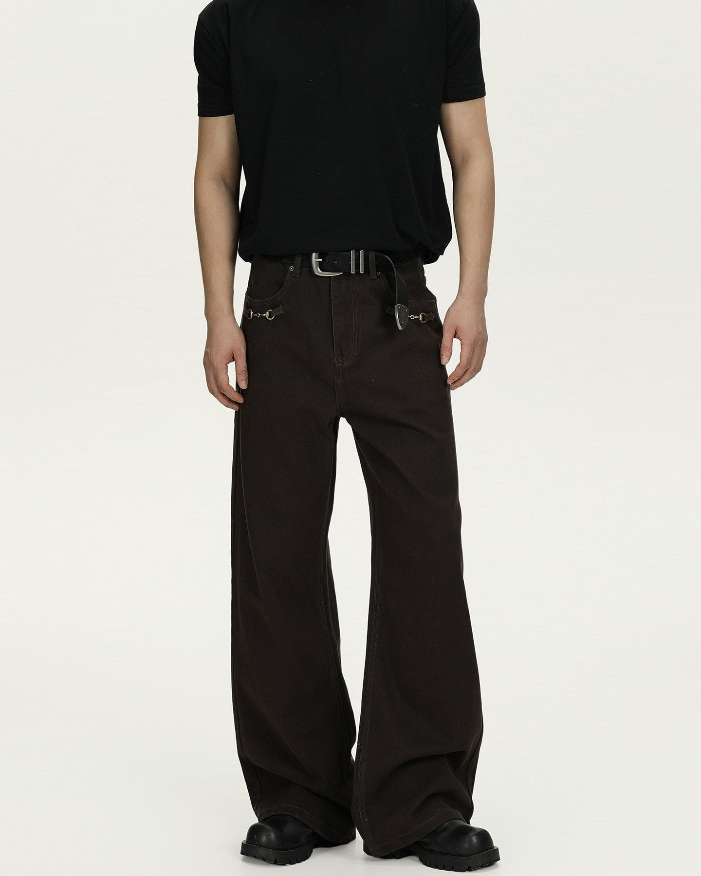 Relaxed Wide Cut Cotton Jeans