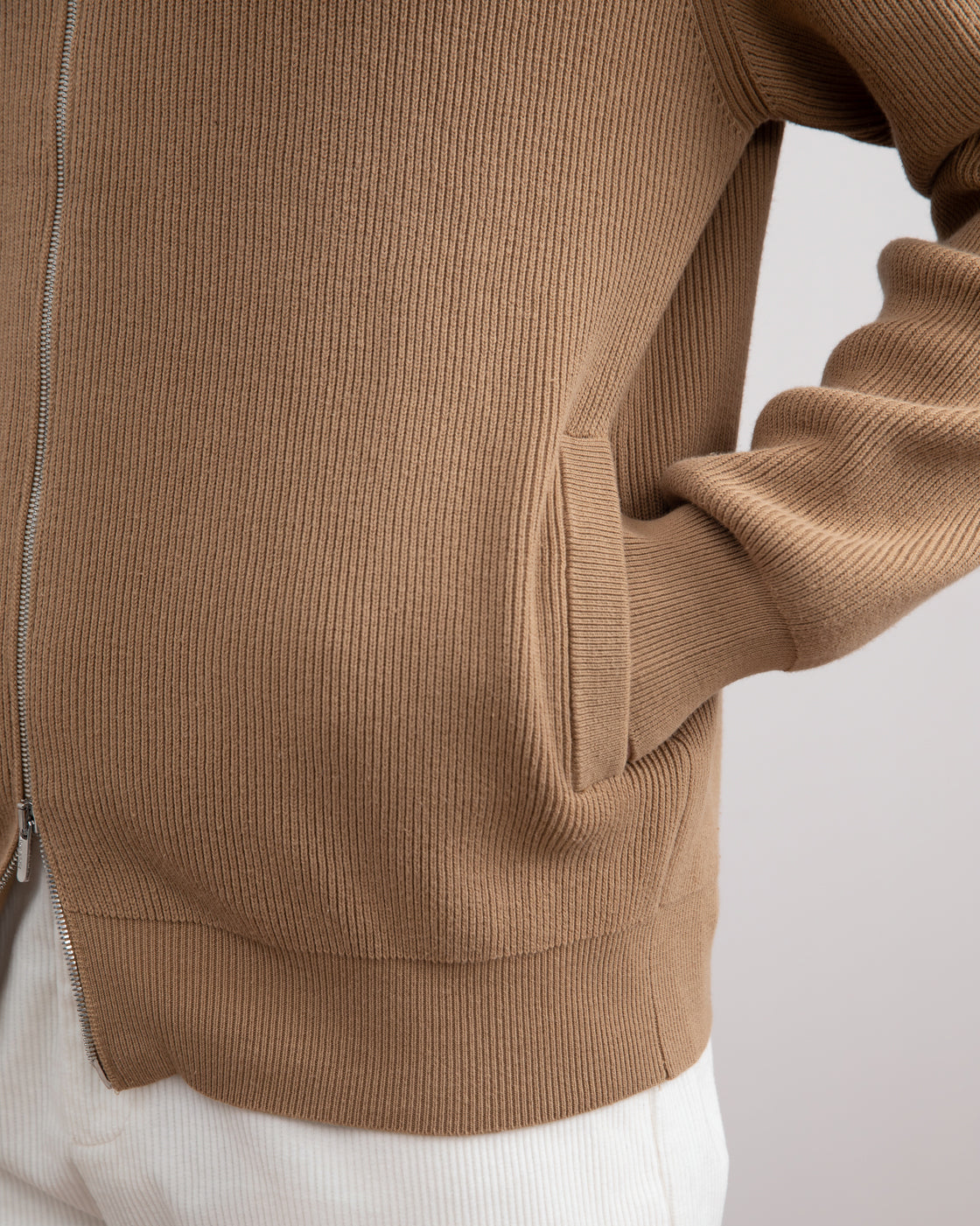 Tan English Rib Cardigan med fuld lynlås